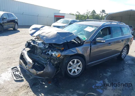 2010 Volvo V70 3.2/3.2 R-Design z USA, uszkodzony, nr VIN YV1982BW4A1127188